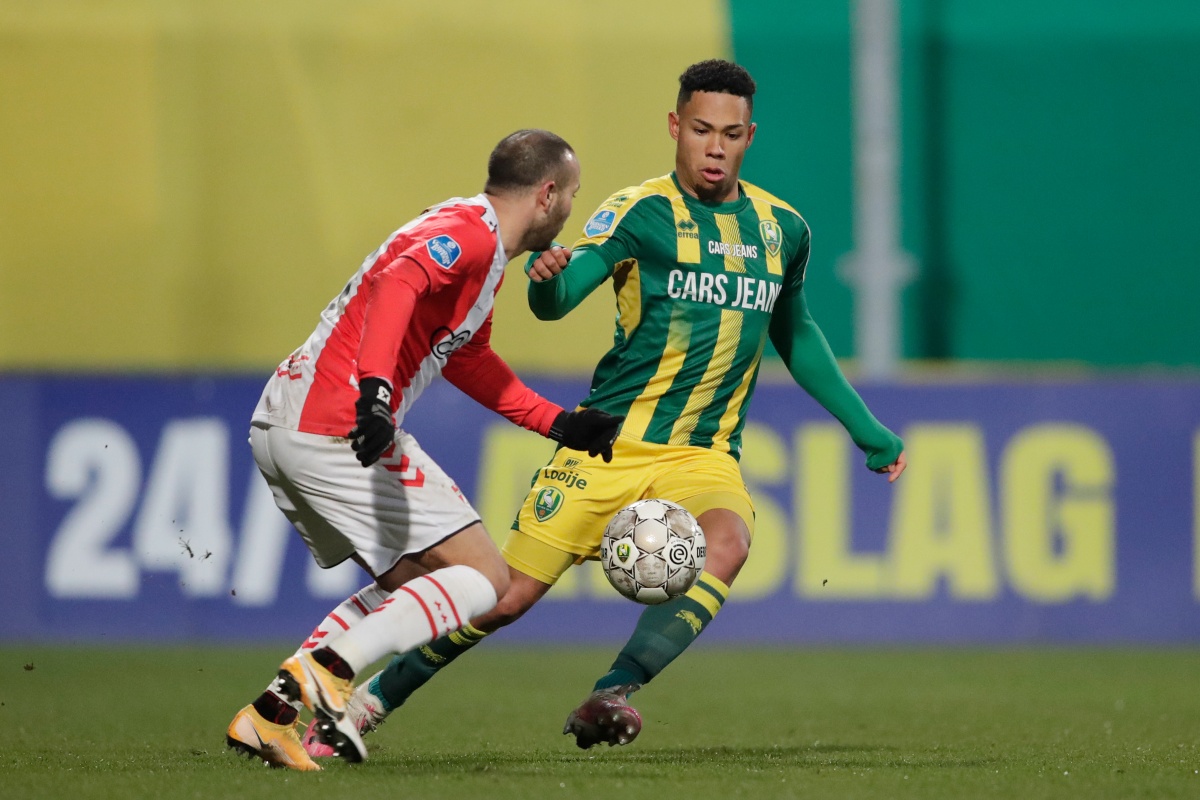 的全队进攻 的全队进攻